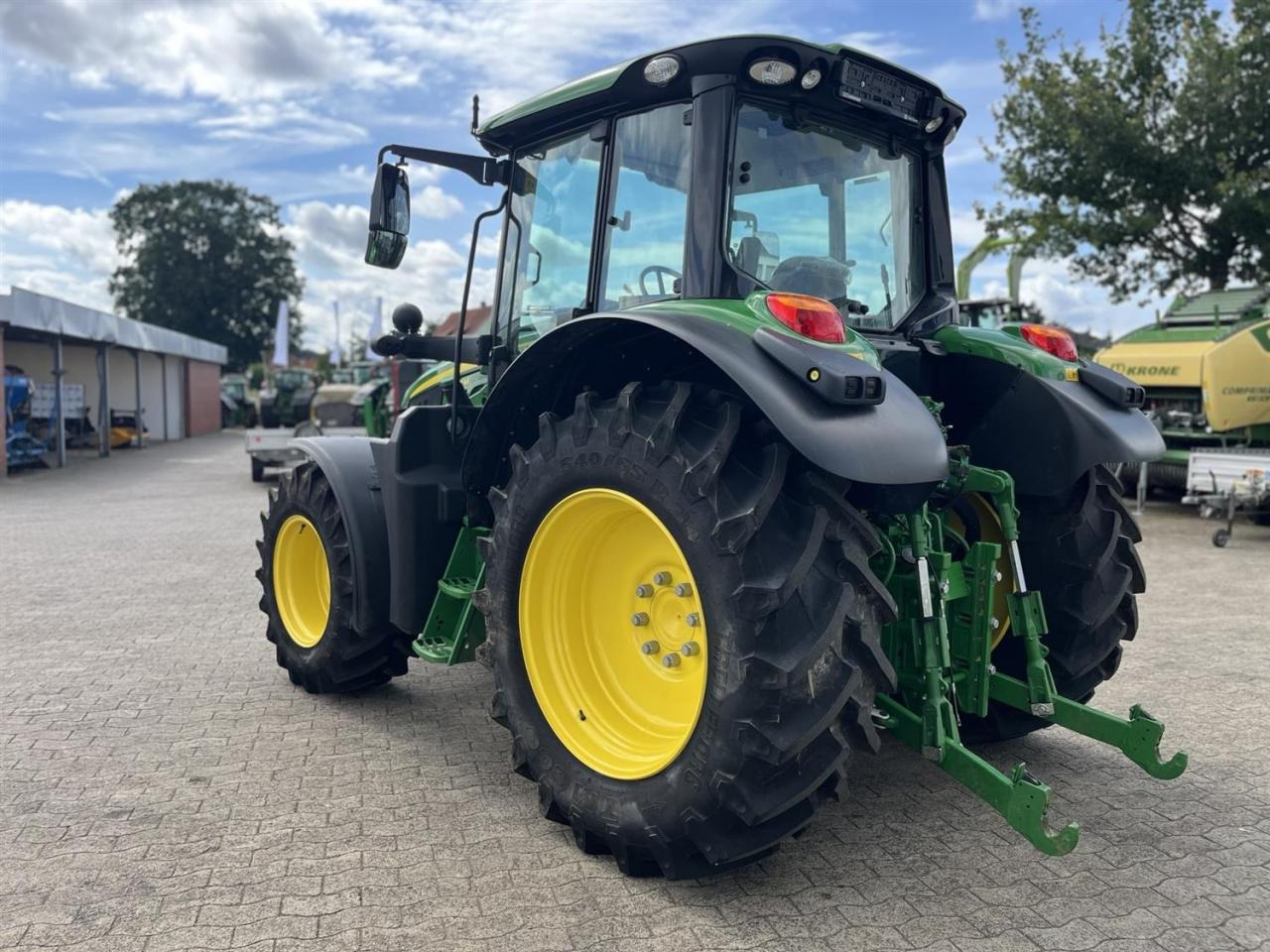 John Deere 6100M - جرار: صور 4 John Deere 6100M - جرار: صور 4