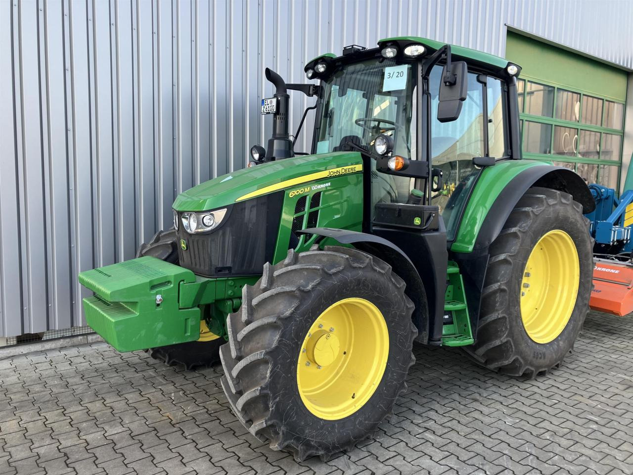 John Deere 6100M - جرار: صور 1 John Deere 6100M - جرار: صور 1