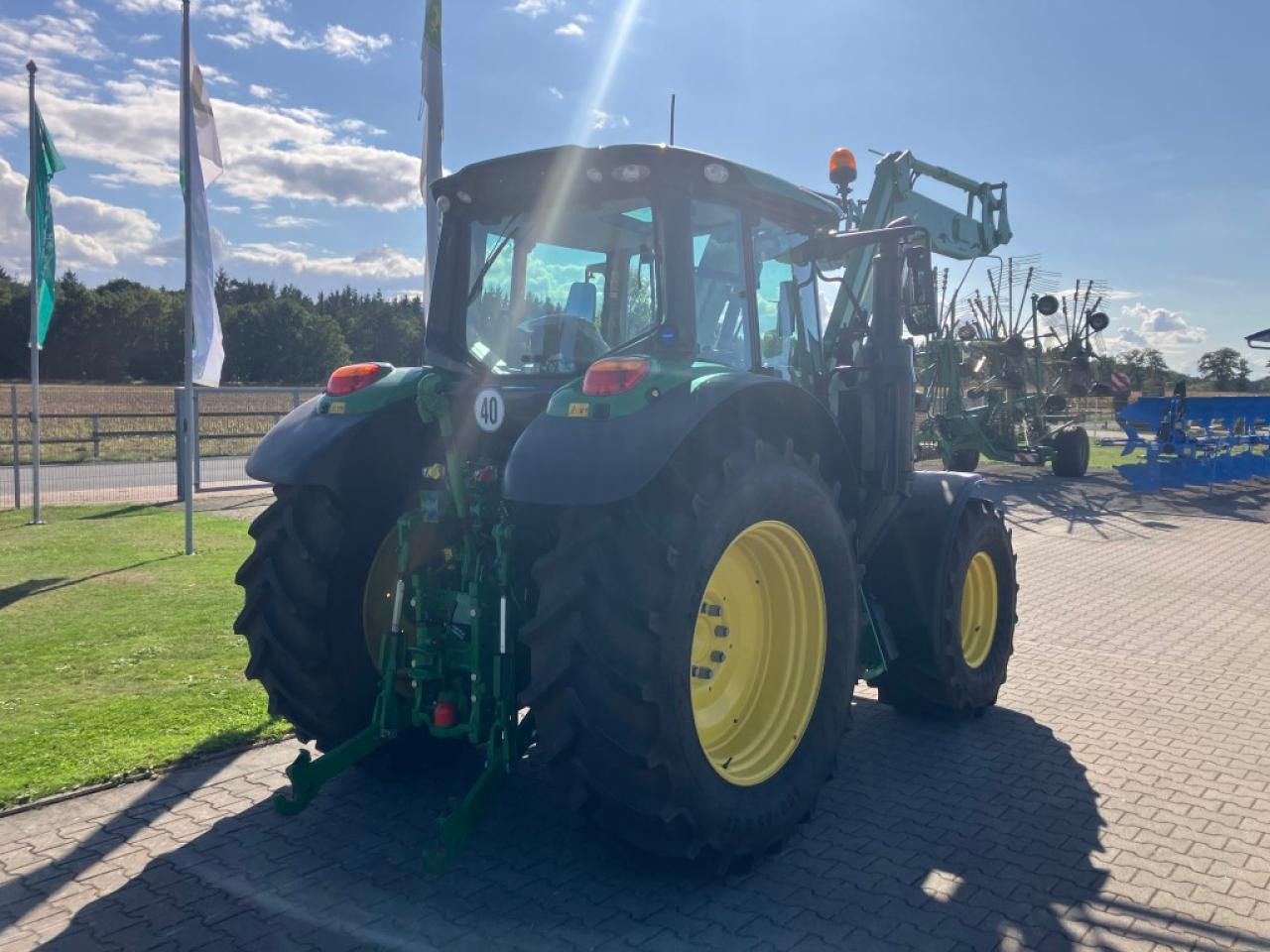 John Deere 6120M - جرار: صور 3 John Deere 6120M - جرار: صور 3
