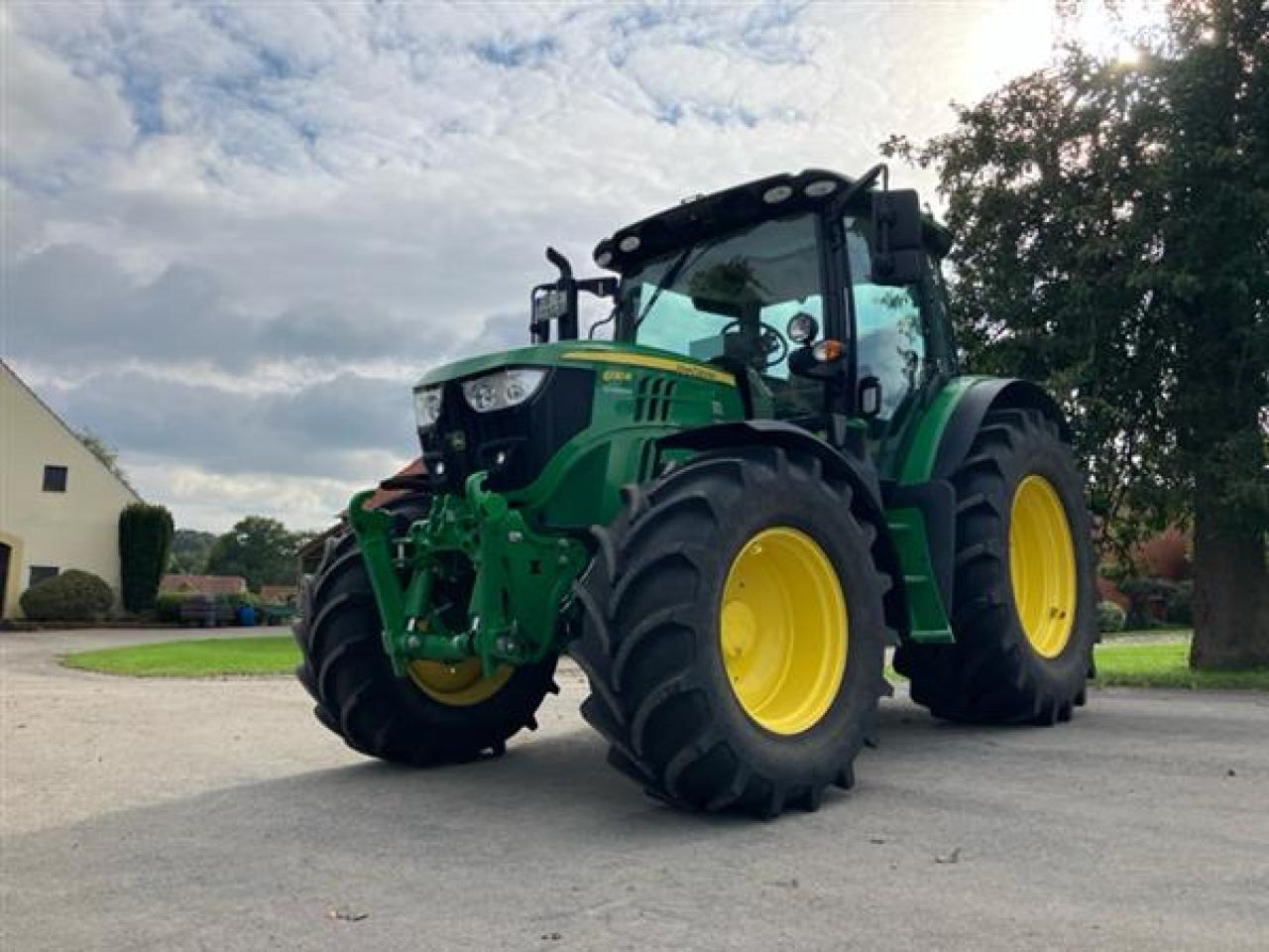 John Deere 6130R - جرار: صور 1 John Deere 6130R - جرار: صور 1