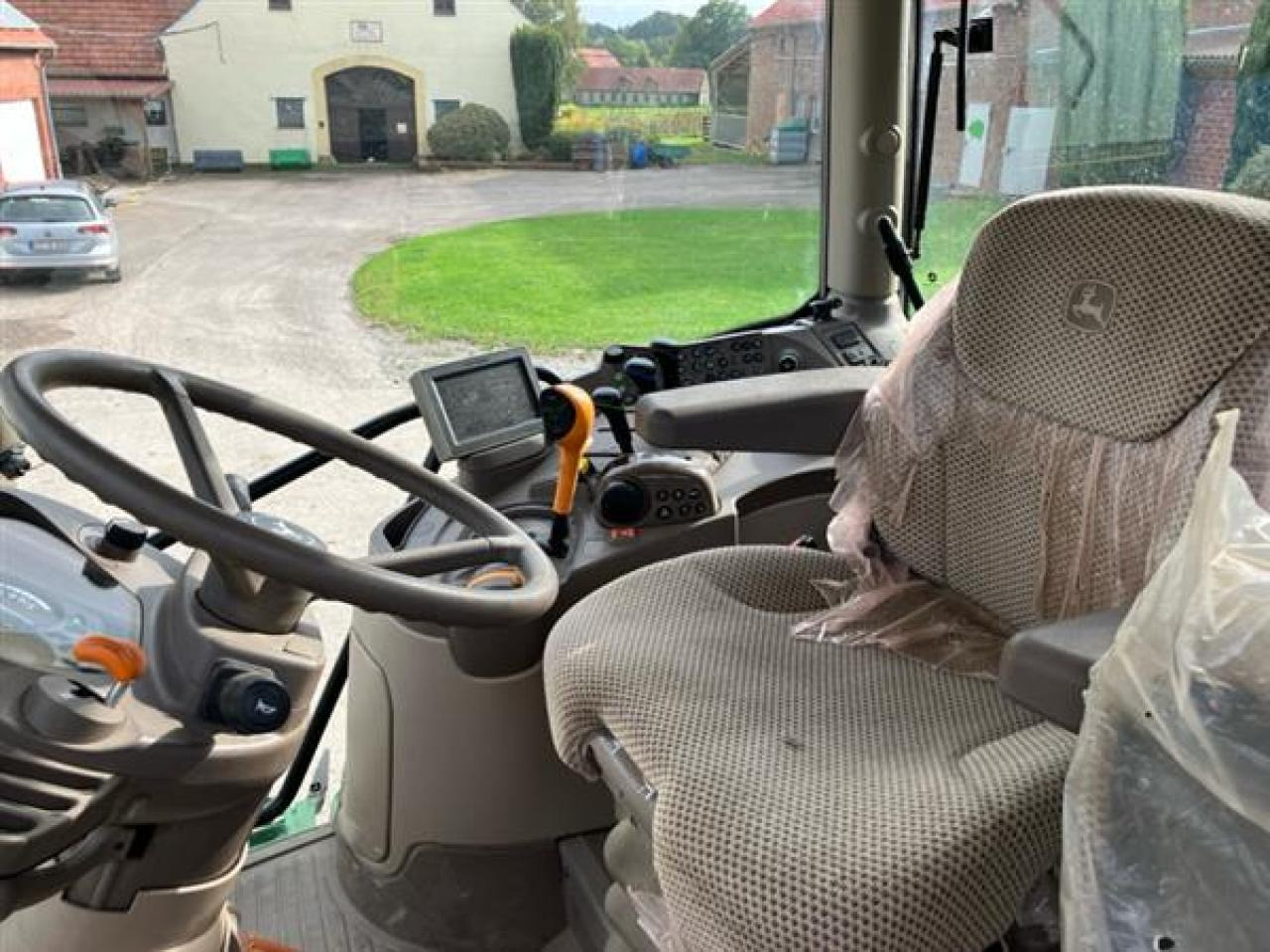 John Deere 6130R - جرار: صور 5 John Deere 6130R - جرار: صور 5