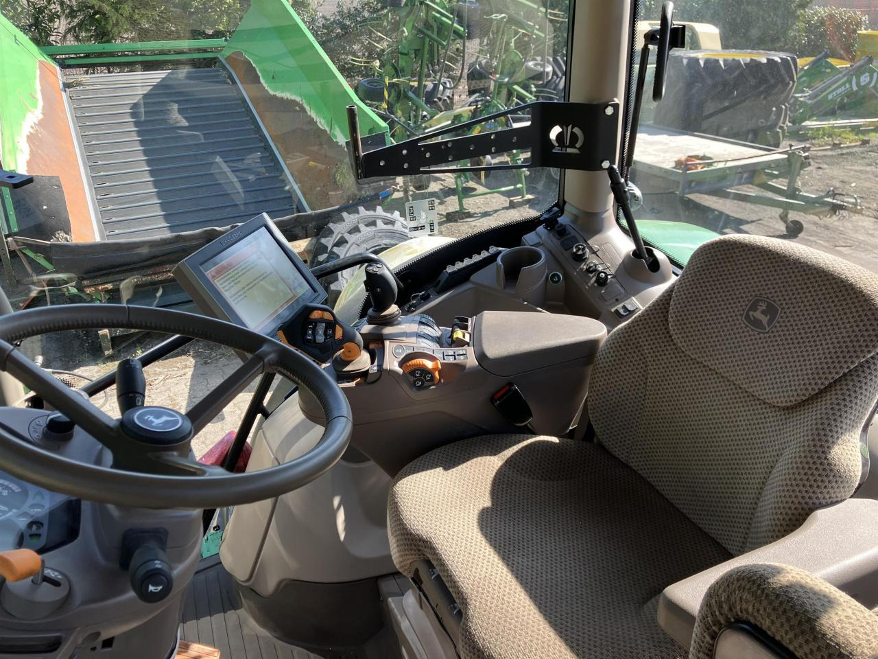 John Deere 6155R - جرار: صور 3 John Deere 6155R - جرار: صور 3