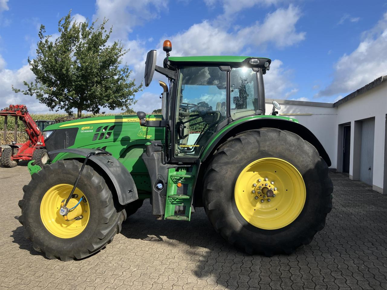 John Deere 6155R - جرار: صور 1 John Deere 6155R - جرار: صور 1