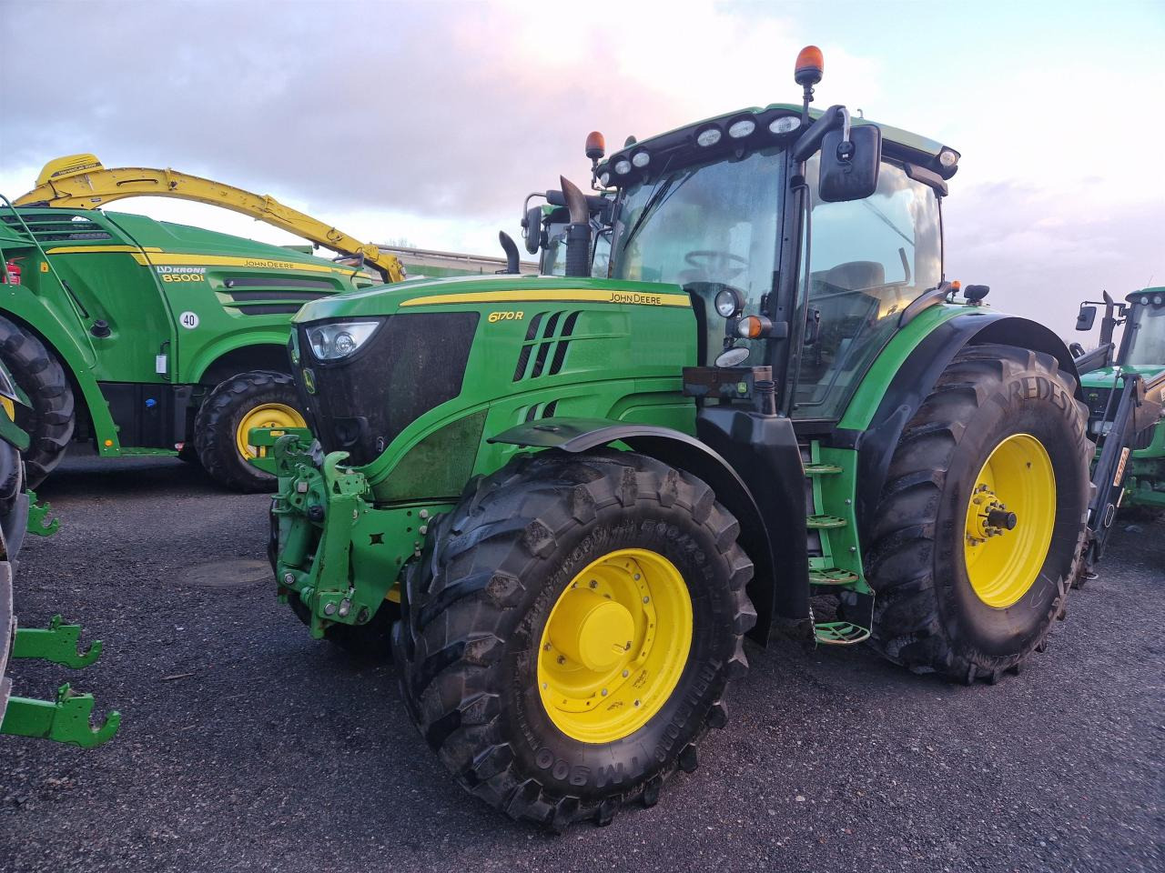 John Deere 6170R - جرار: صور 1 John Deere 6170R - جرار: صور 1