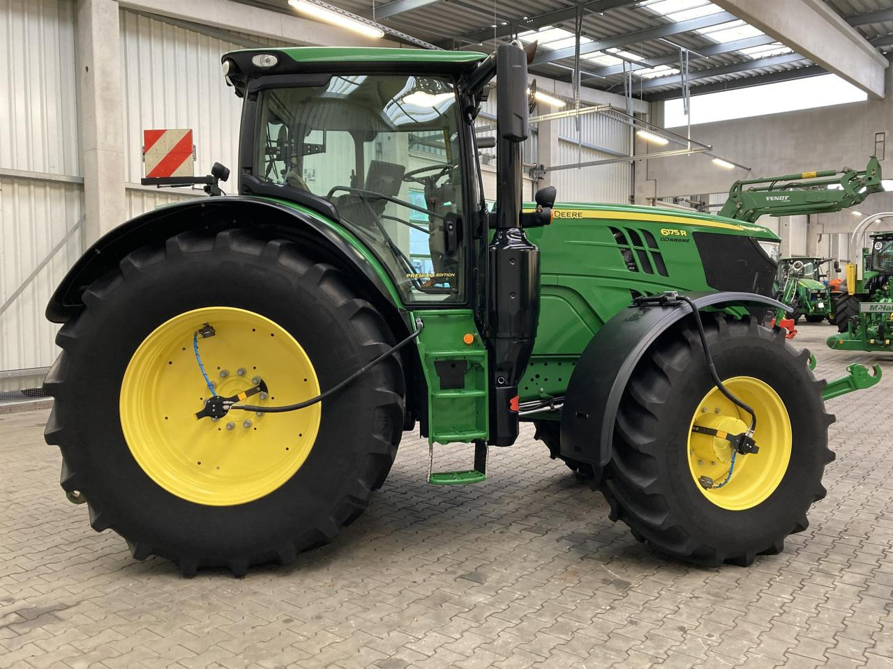 John Deere 6175R - جرار: صور 4 John Deere 6175R - جرار: صور 4