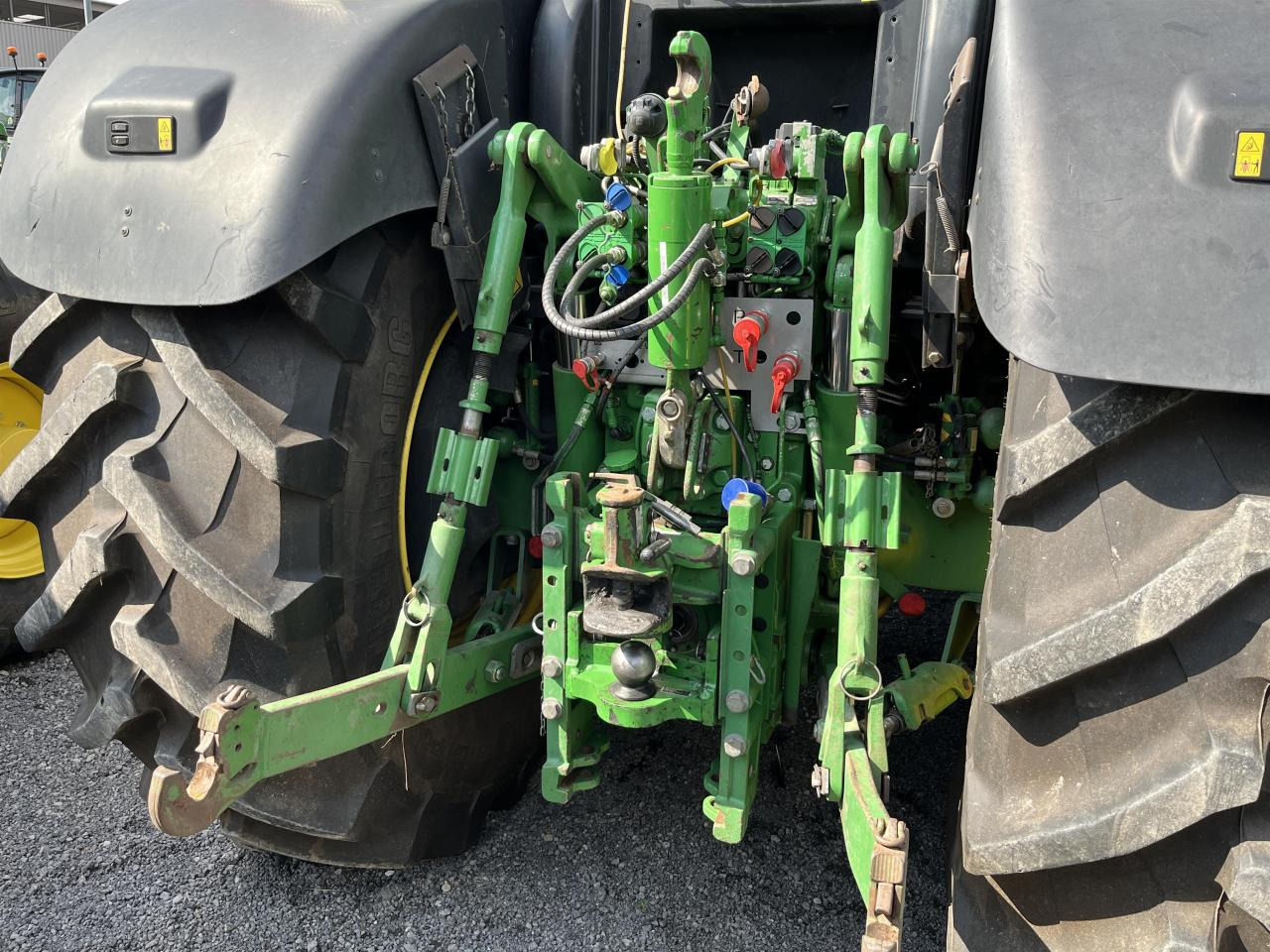 John Deere 6210R - جرار: صور 4 John Deere 6210R - جرار: صور 4