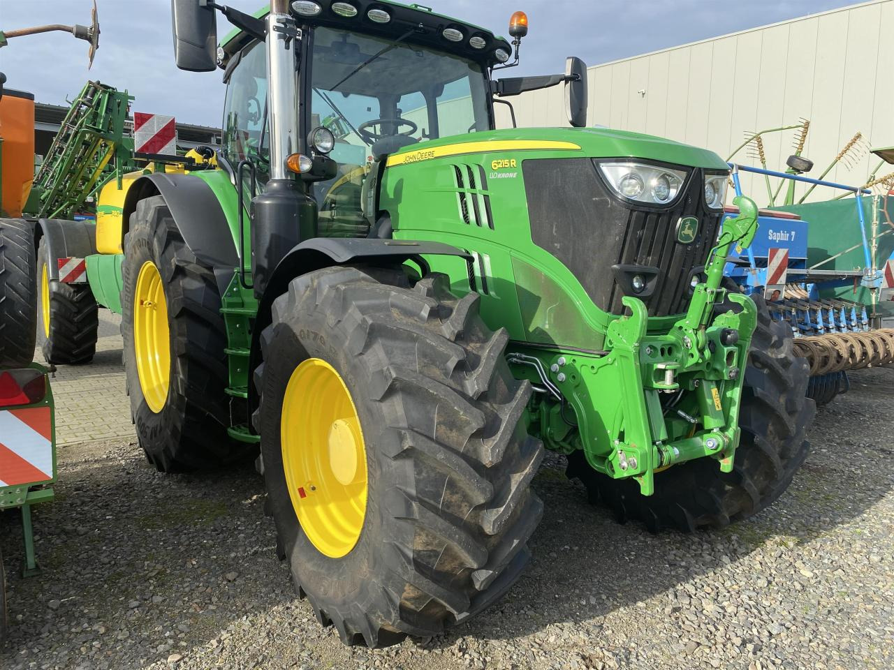 John Deere 6215R - جرار: صور 1 John Deere 6215R - جرار: صور 1