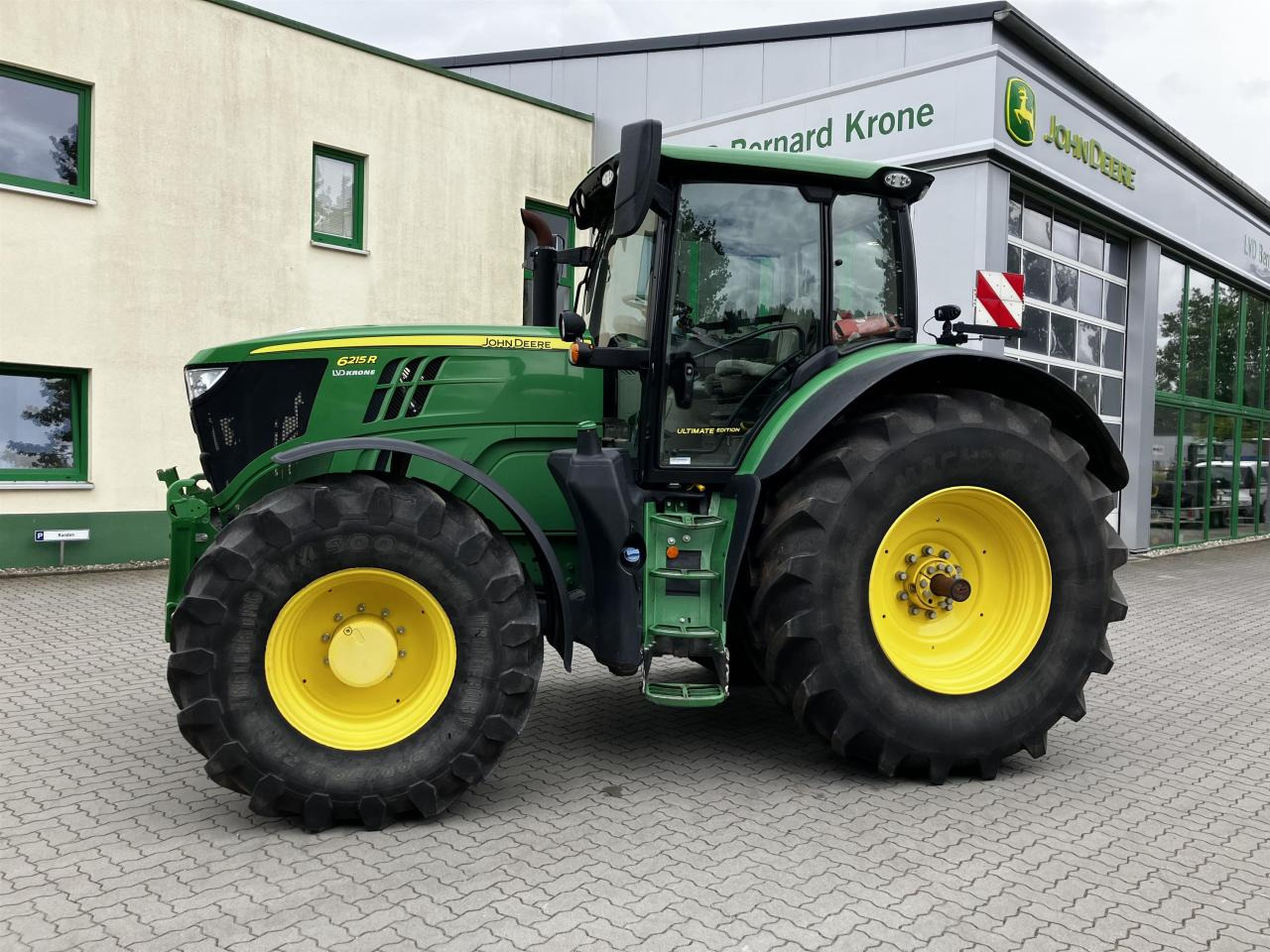 John Deere 6215R - جرار: صور 1 John Deere 6215R - جرار: صور 1