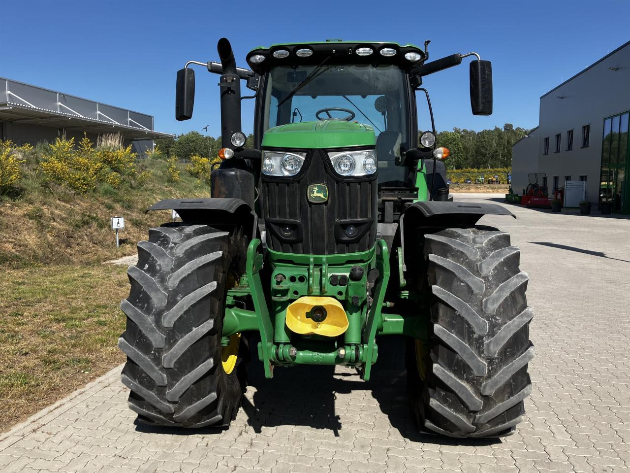 John Deere 6215R - جرار: صور 3 John Deere 6215R - جرار: صور 3