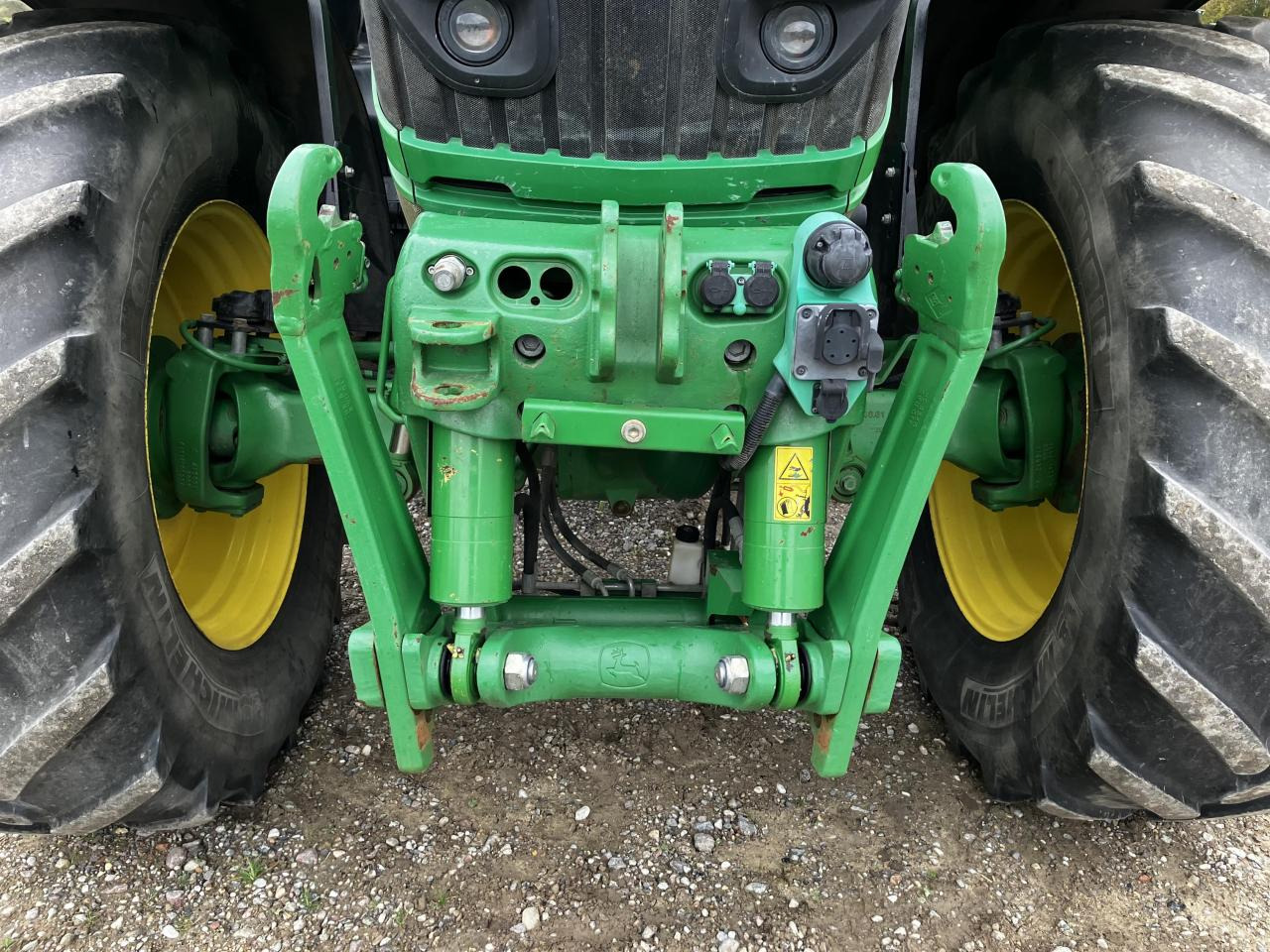 John Deere 6230R - جرار: صور 4 John Deere 6230R - جرار: صور 4