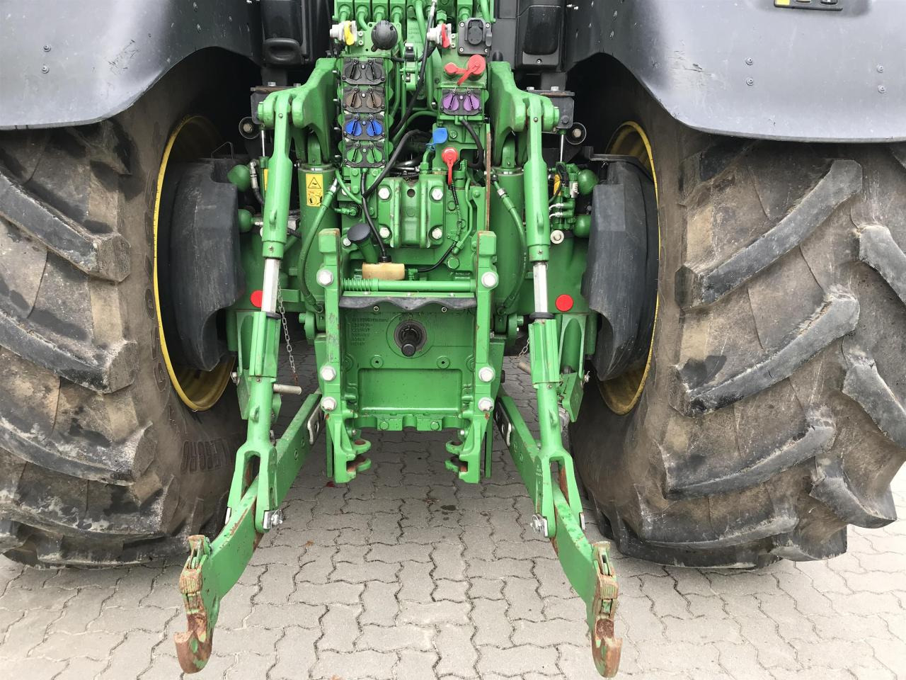 جرار John Deere 6250R: صور 6