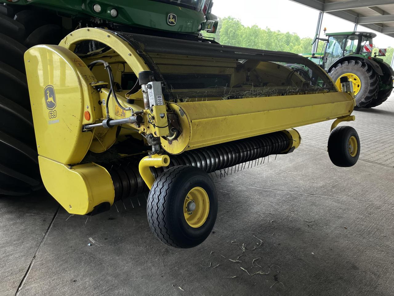 John Deere 639 - معدات حصادة الأعلاف: صور 1 John Deere 639 - معدات حصادة الأعلاف: صور 1