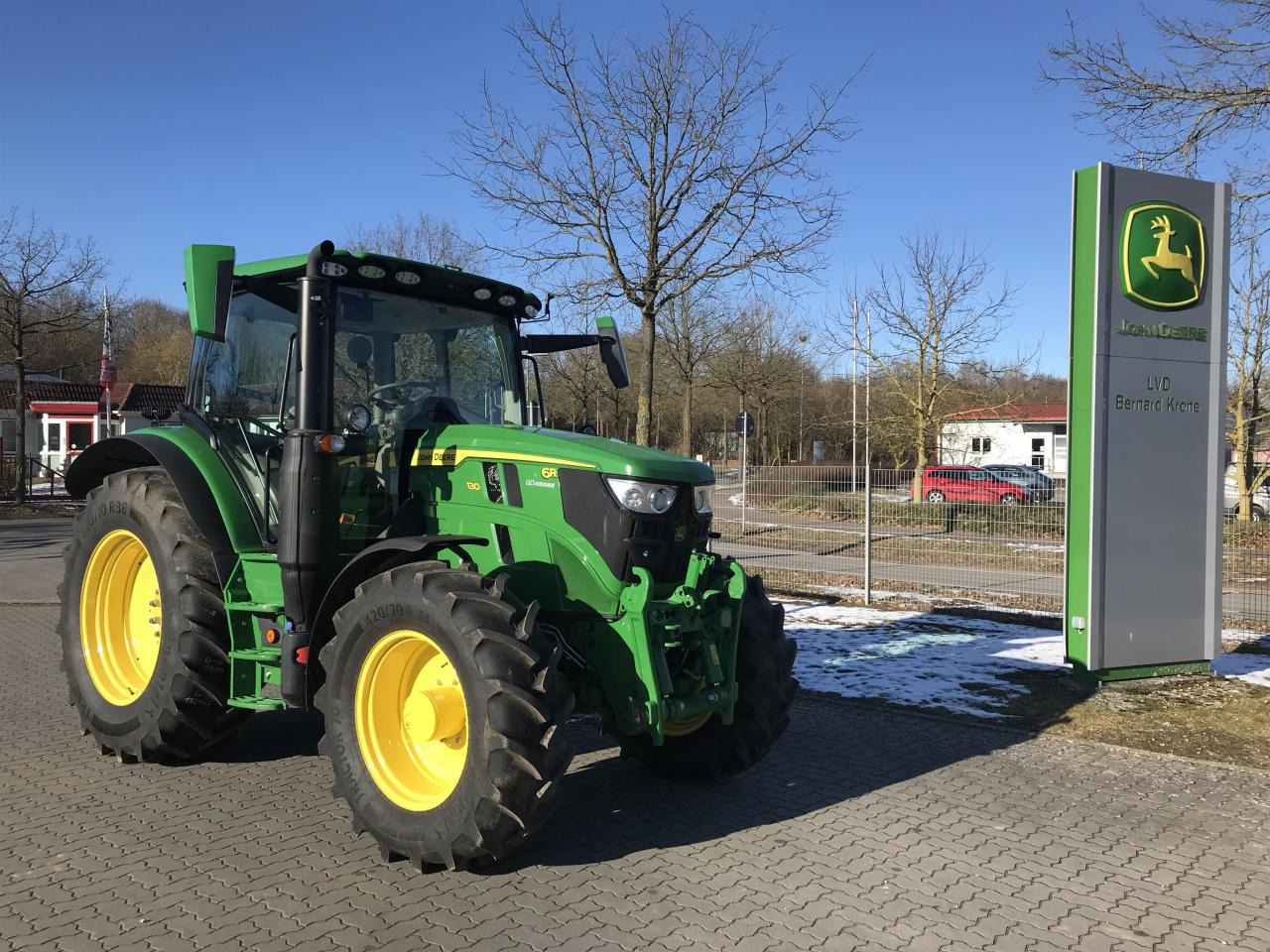 John Deere 6R 130 - جرار: صور 1 John Deere 6R 130 - جرار: صور 1