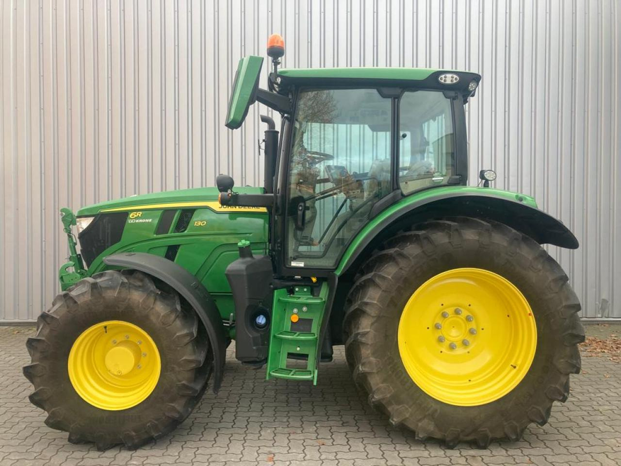 John Deere 6R 130 - جرار: صور 1 John Deere 6R 130 - جرار: صور 1