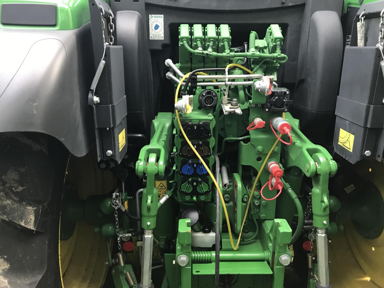John Deere 6R 140 - جرار: صور 4 John Deere 6R 140 - جرار: صور 4
