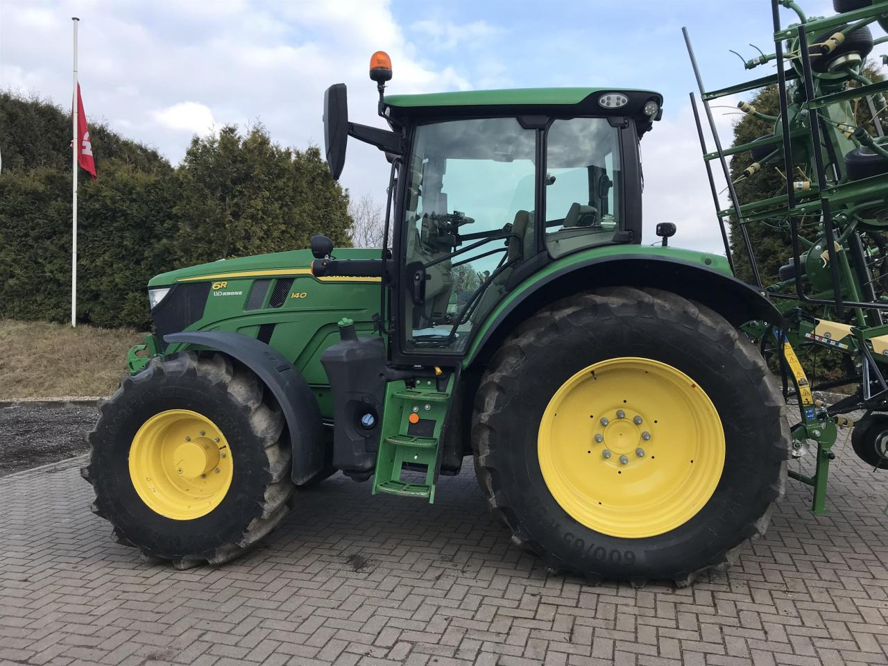 John Deere 6R 140 - جرار: صور 1 John Deere 6R 140 - جرار: صور 1