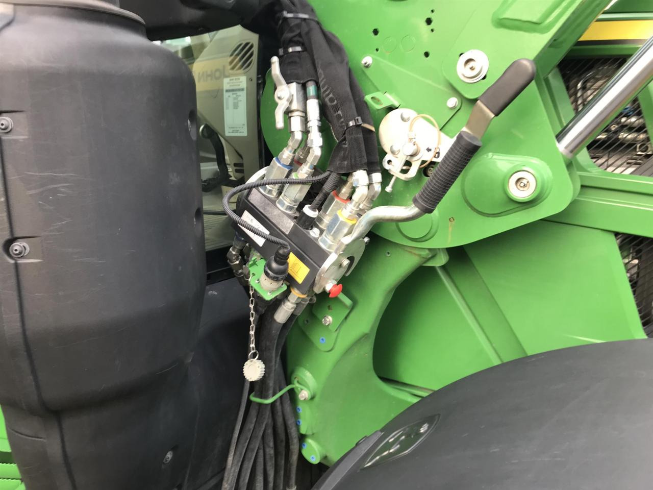 John Deere 6R 140 - جرار: صور 5 John Deere 6R 140 - جرار: صور 5