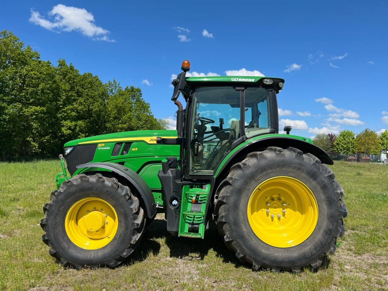 John Deere 6R 165 - جرار: صور 1 John Deere 6R 165 - جرار: صور 1
