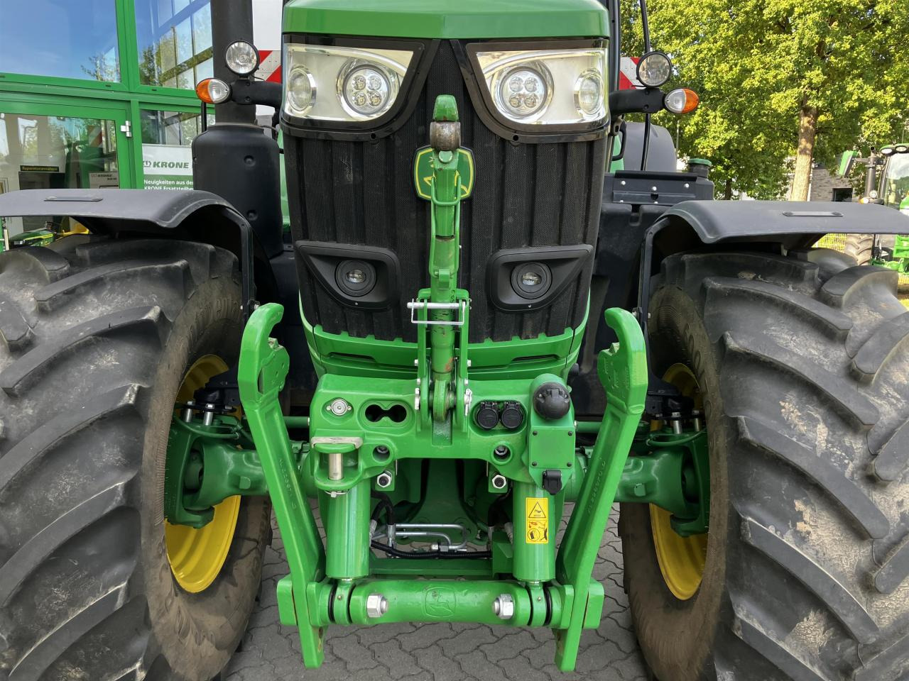 John Deere 6R 175 - جرار: صور 4 John Deere 6R 175 - جرار: صور 4