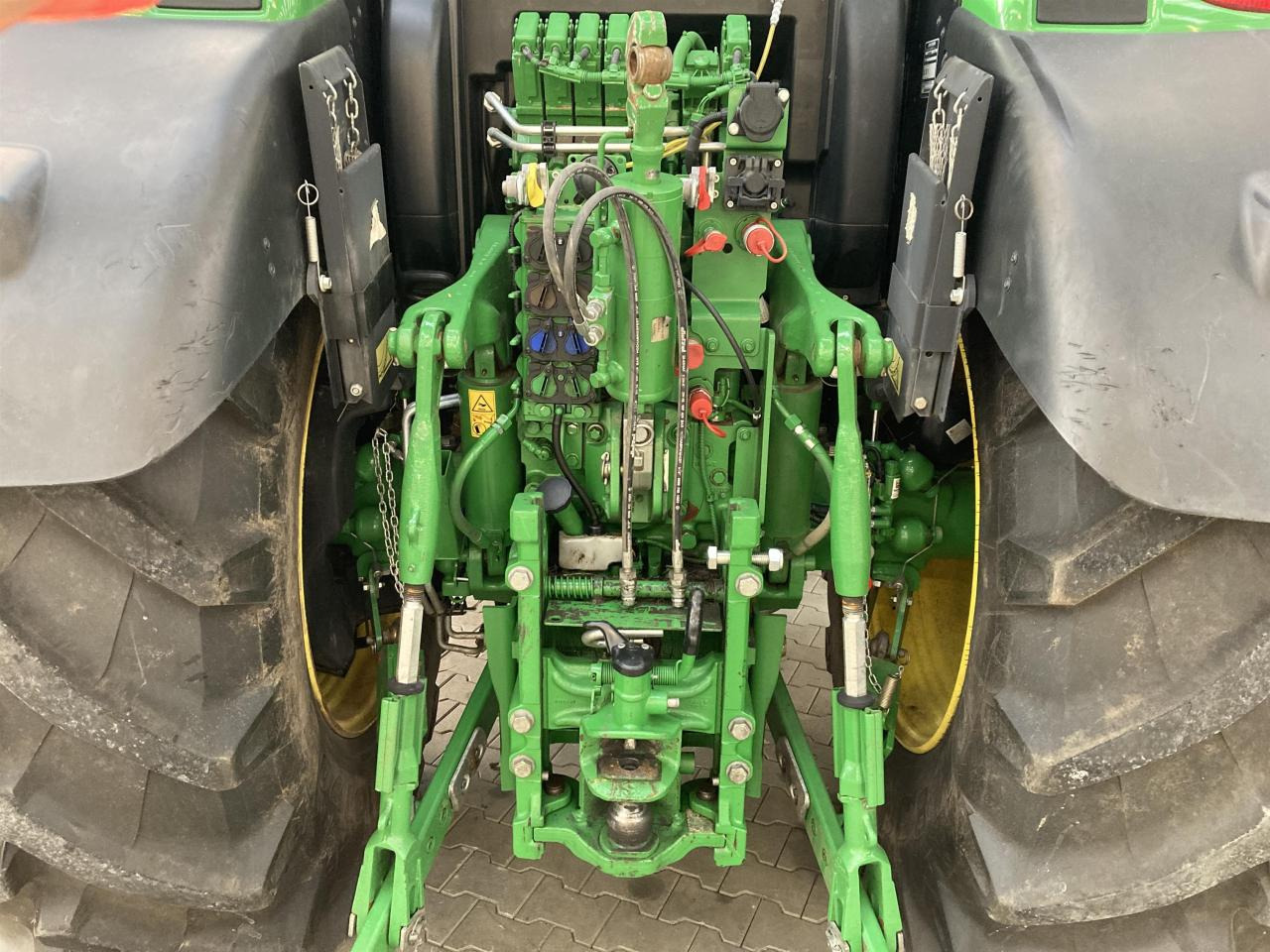 جرار John Deere 6R 185: صور 7 جرار John Deere 6R 185: صور 7