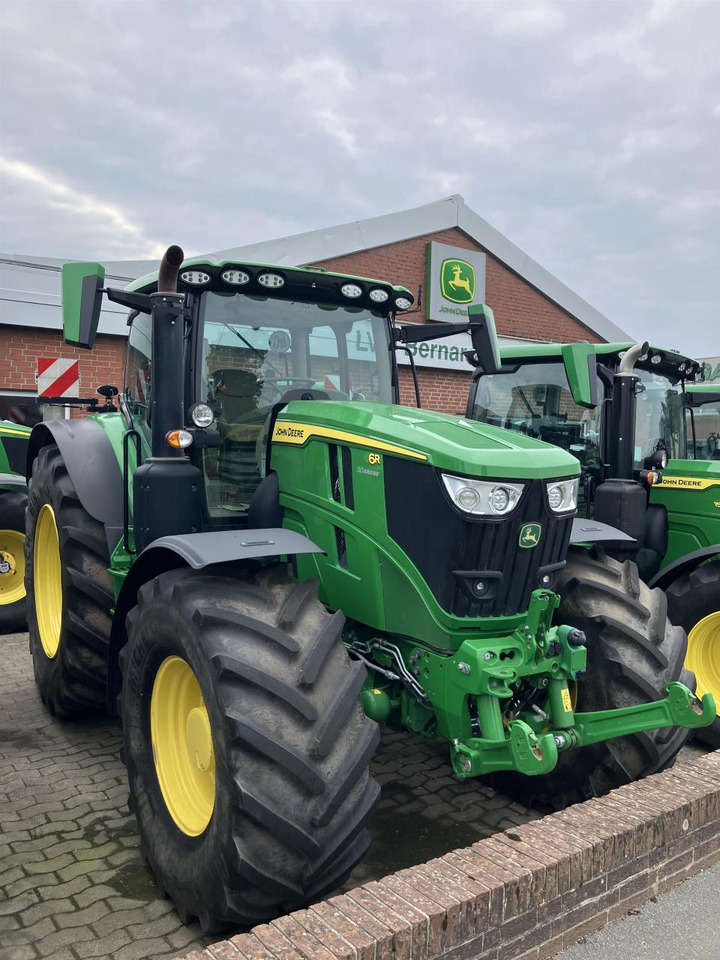 John Deere 6R 215 - جرار: صور 2 John Deere 6R 215 - جرار: صور 2