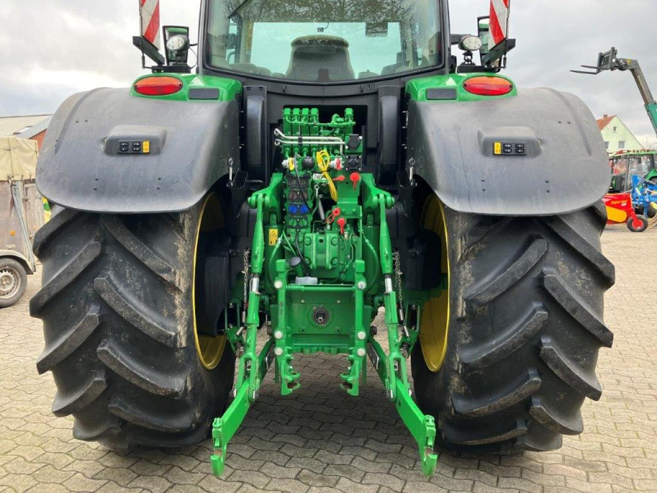 John Deere 6R 215 - جرار: صور 5 John Deere 6R 215 - جرار: صور 5