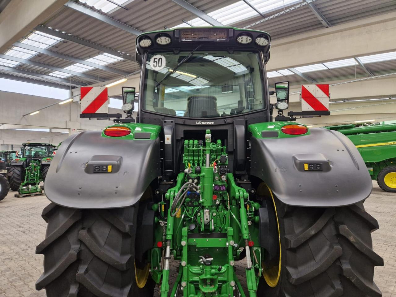 John Deere 6R 250 - جرار: صور 5 John Deere 6R 250 - جرار: صور 5
