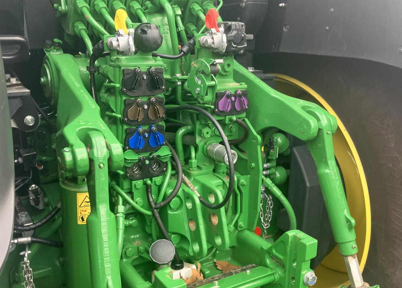 John Deere 6R 250 - جرار: صور 3 John Deere 6R 250 - جرار: صور 3