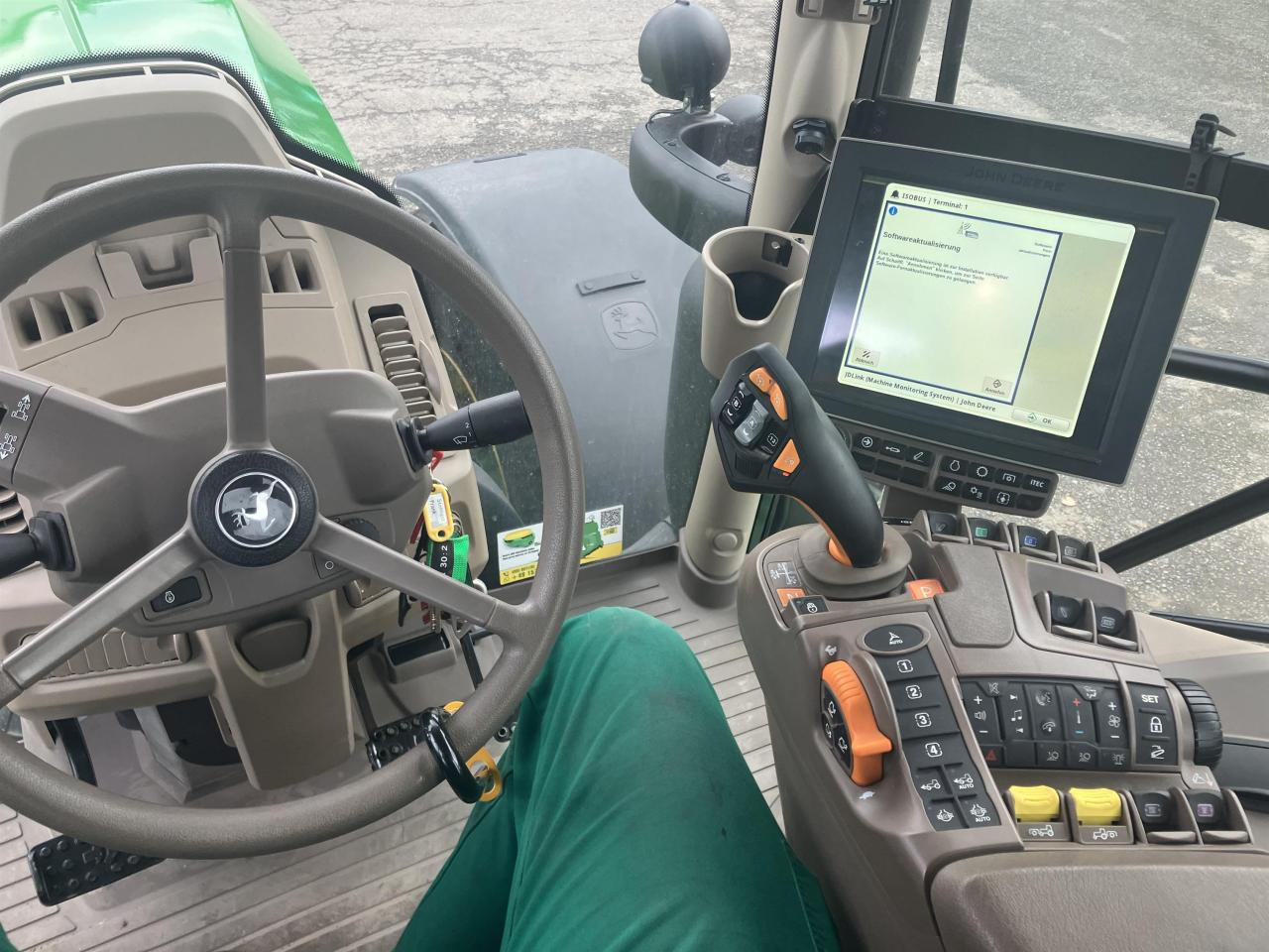 John Deere 6R 250 - جرار: صور 4 John Deere 6R 250 - جرار: صور 4