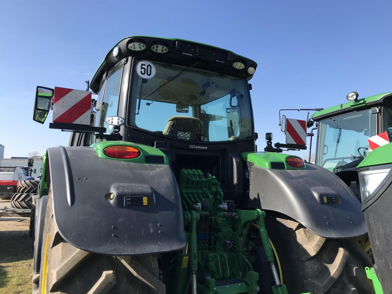 John Deere 6R 250 - جرار: صور 5 John Deere 6R 250 - جرار: صور 5