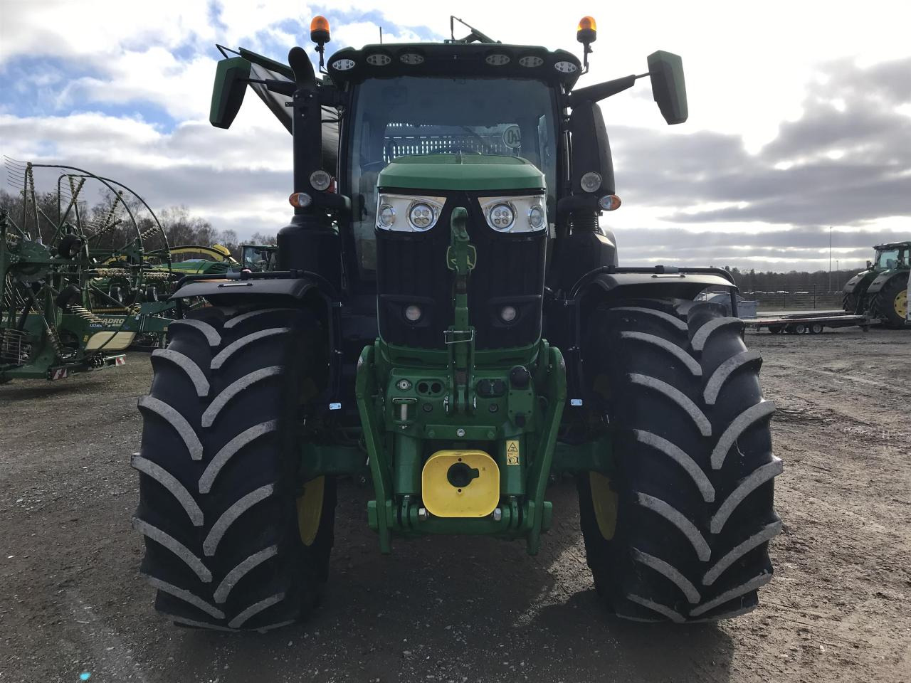 John Deere 6R 250 - جرار: صور 3 John Deere 6R 250 - جرار: صور 3