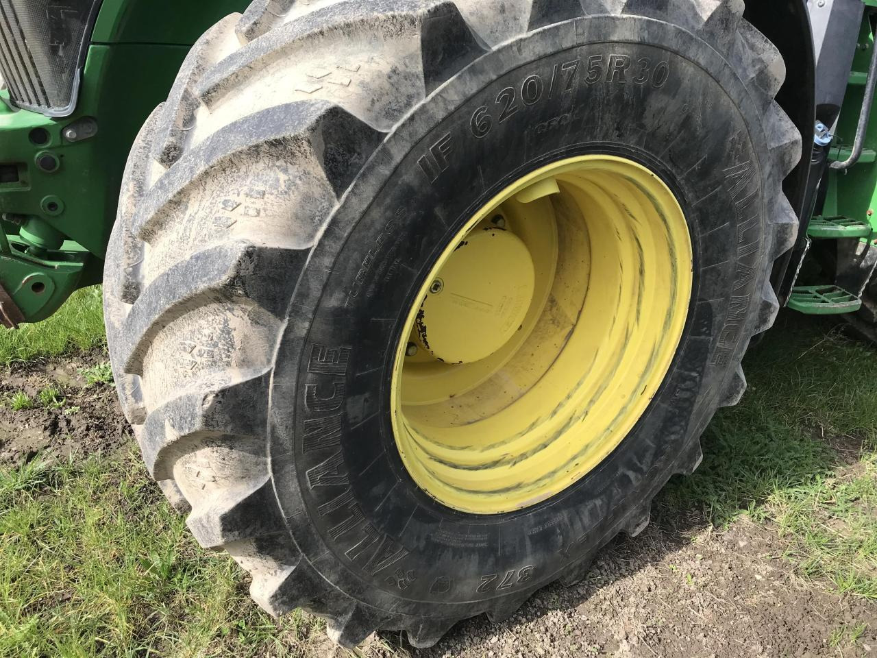 جرار John Deere 7310R: صور 11