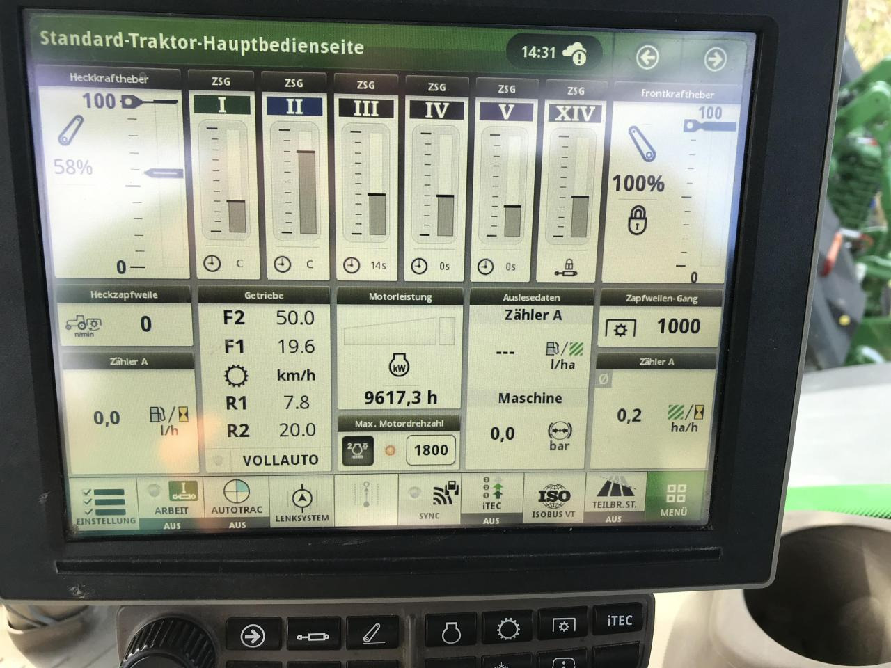 جرار John Deere 7310R: صور 10