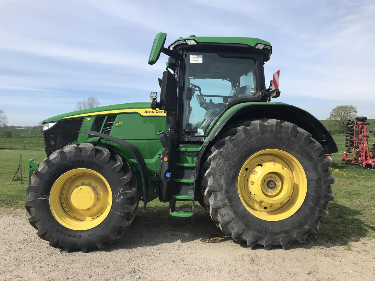 John Deere 7R 310 - جرار: صور 1 John Deere 7R 310 - جرار: صور 1