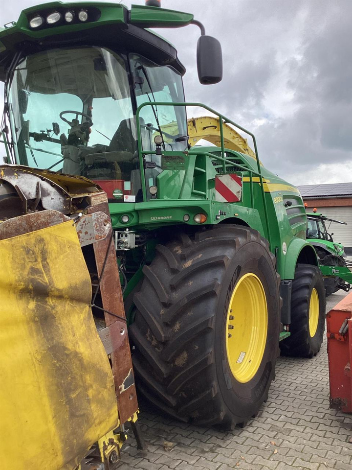 John Deere 8300 - حصادة الأعلاف: صور 1 John Deere 8300 - حصادة الأعلاف: صور 1