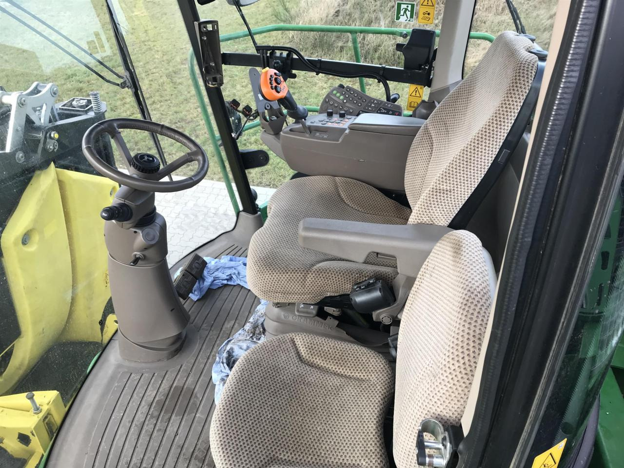 John Deere 9800 - حصادة الأعلاف: صور 5 John Deere 9800 - حصادة الأعلاف: صور 5