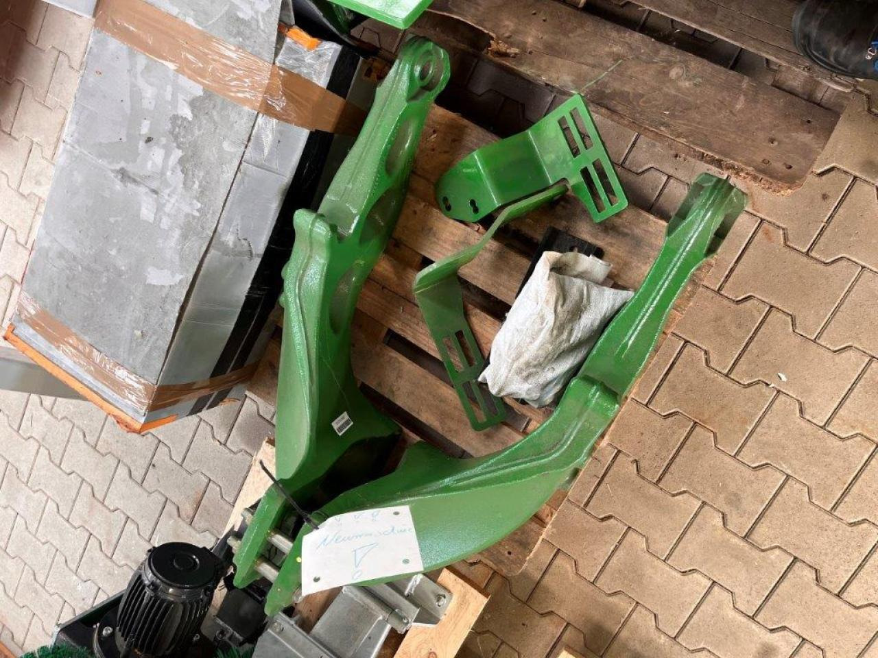 John Deere Anbaukonsolen - لوادر وحفارات أمامية: صور 2 John Deere Anbaukonsolen - لوادر وحفارات أمامية: صور 2