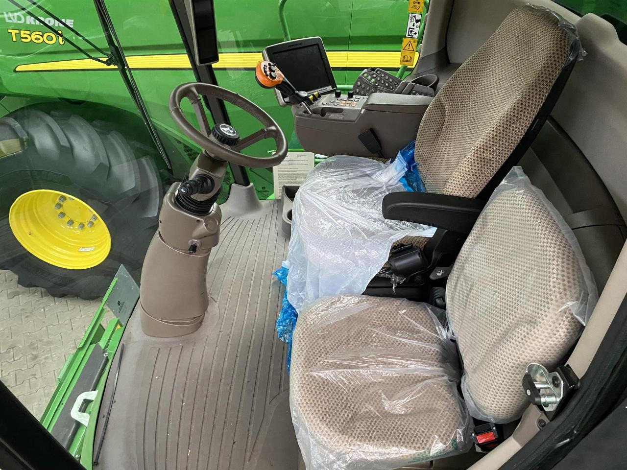 حصادة شاملة John Deere T550i: صور 7