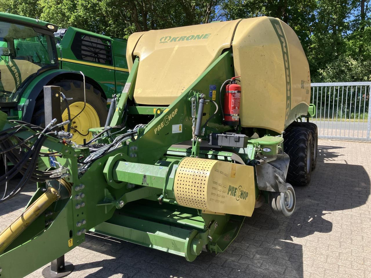 Krone Big Pack 1270 XC - مكبس البالات المستطيله: صور 1 Krone Big Pack 1270 XC - مكبس البالات المستطيله: صور 1