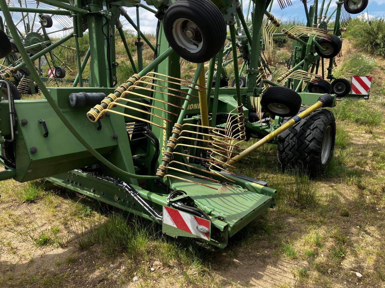 Krone Swadro 1400 Plus - لمّامَة القش: صور 4 Krone Swadro 1400 Plus - لمّامَة القش: صور 4