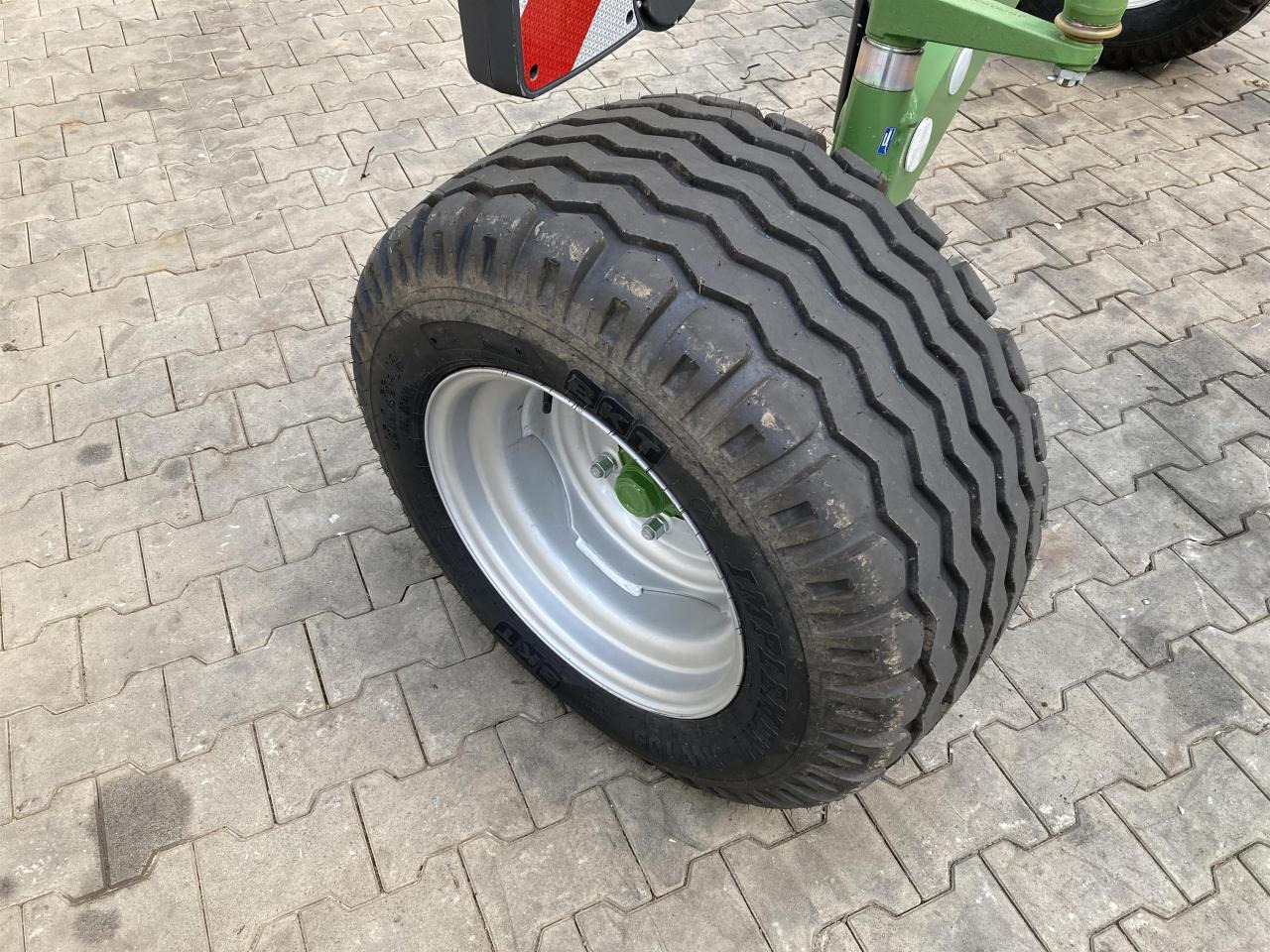 Krone Swadro TS 620 Twin - لمّامَة القش: صور 3 Krone Swadro TS 620 Twin - لمّامَة القش: صور 3