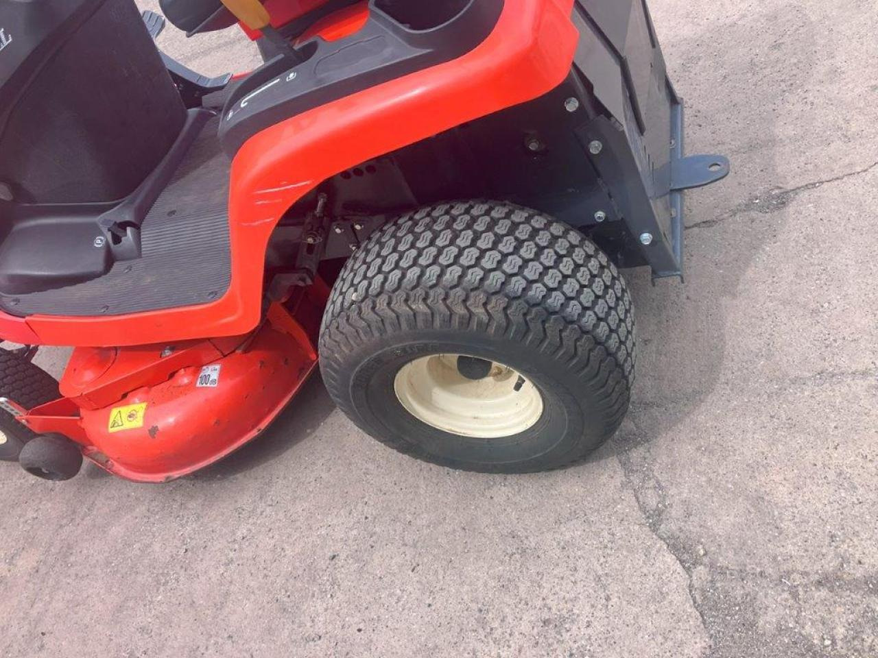 جزازة المروج Kubota GR1600-ID-II: صور 7 جزازة المروج Kubota GR1600-ID-II: صور 7