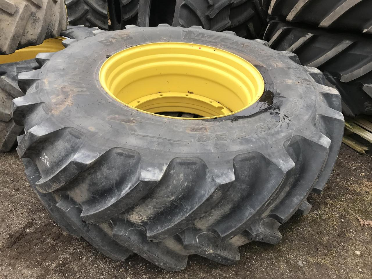 Michelin 650/85R38 - الإطارات - الآلات والماكينات الزراعية: صور 1 Michelin 650/85R38 - الإطارات - الآلات والماكينات الزراعية: صور 1