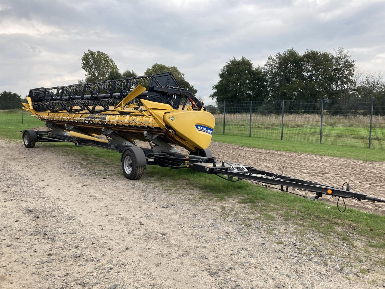 New Holland CX 8.90 - حصادة شاملة: صور 4 New Holland CX 8.90 - حصادة شاملة: صور 4