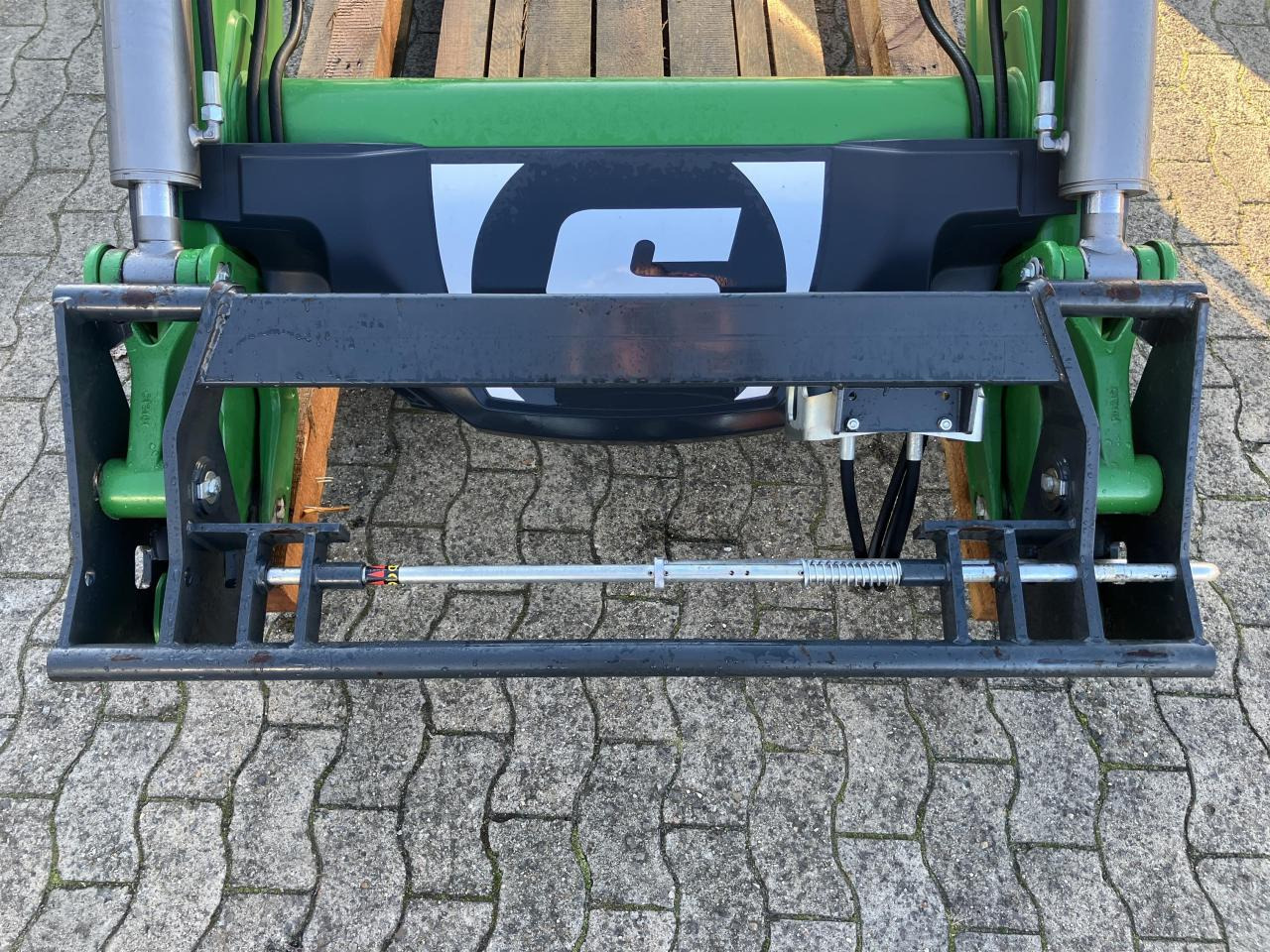 Stoll FZ 46-33.1 - لوادر وحفارات أمامية: صور 4 Stoll FZ 46-33.1 - لوادر وحفارات أمامية: صور 4