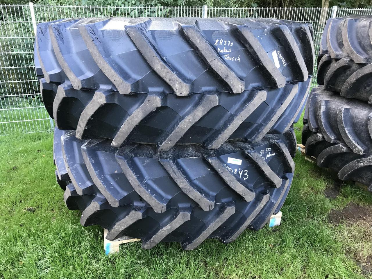 Trelleborg 710/75R42 - الإطارات - الآلات والماكينات الزراعية: صور 1 Trelleborg 710/75R42 - الإطارات - الآلات والماكينات الزراعية: صور 1