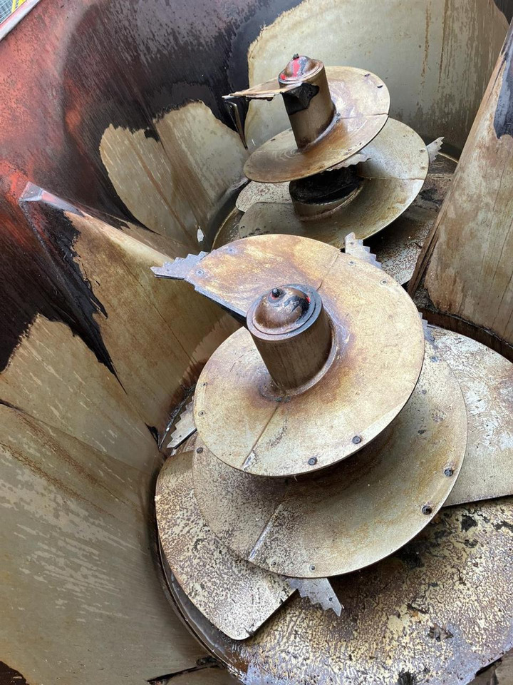 Trioliet Solomix 2-1600 VLH-B - آلة خلط وتوزيع الأعلاف: صور 5 Trioliet Solomix 2-1600 VLH-B - آلة خلط وتوزيع الأعلاف: صور 5