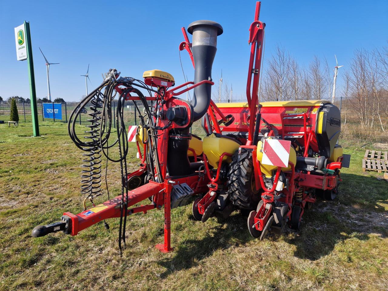 Väderstad Tempo TPF 8 - وضع البذور فى خطوط: صور 1 Väderstad Tempo TPF 8 - وضع البذور فى خطوط: صور 1