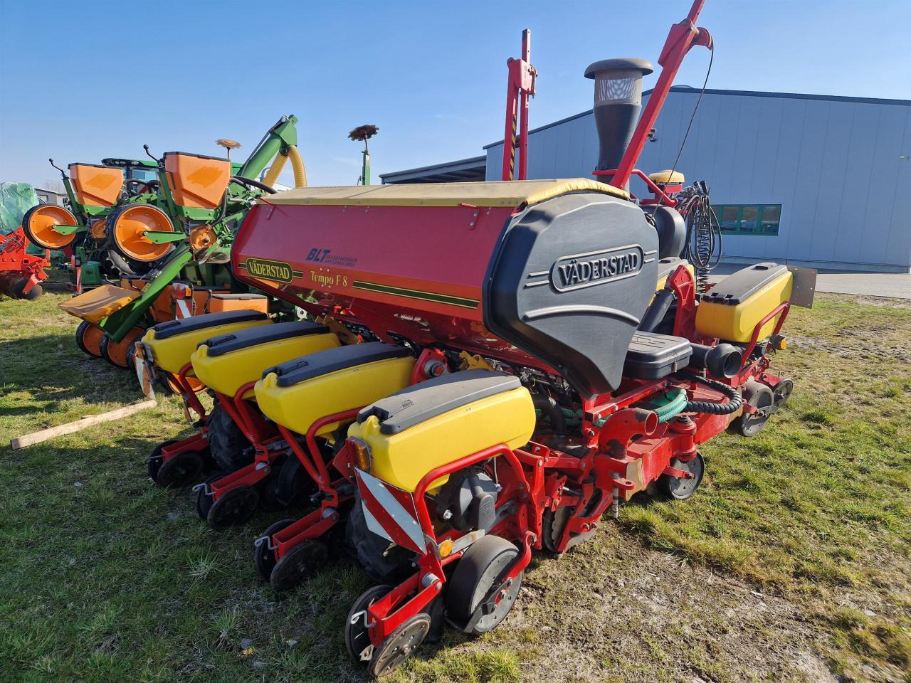 Väderstad Tempo TPF 8 - وضع البذور فى خطوط: صور 3 Väderstad Tempo TPF 8 - وضع البذور فى خطوط: صور 3