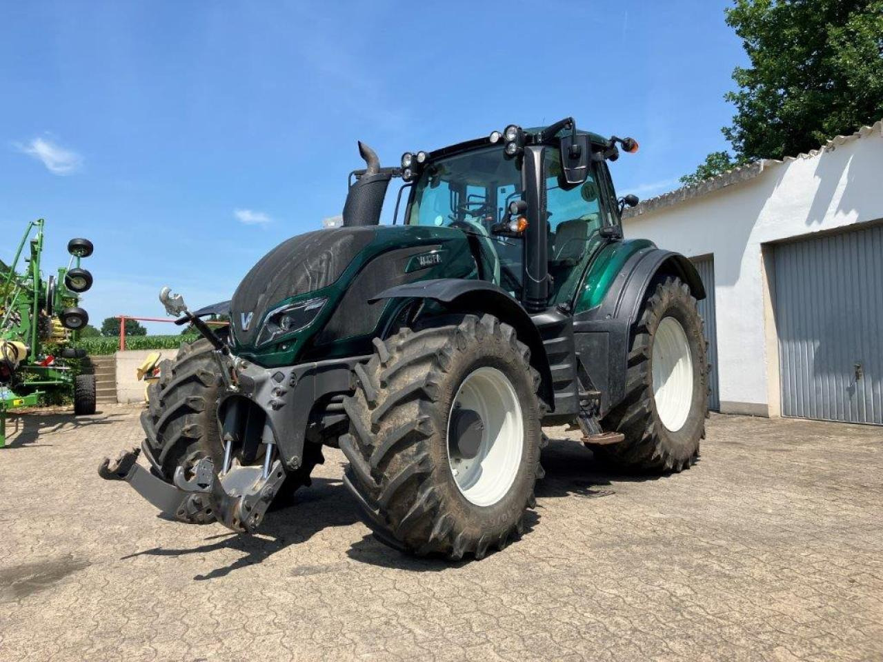 Valtra T154 Active - جرار: صور 1 Valtra T154 Active - جرار: صور 1